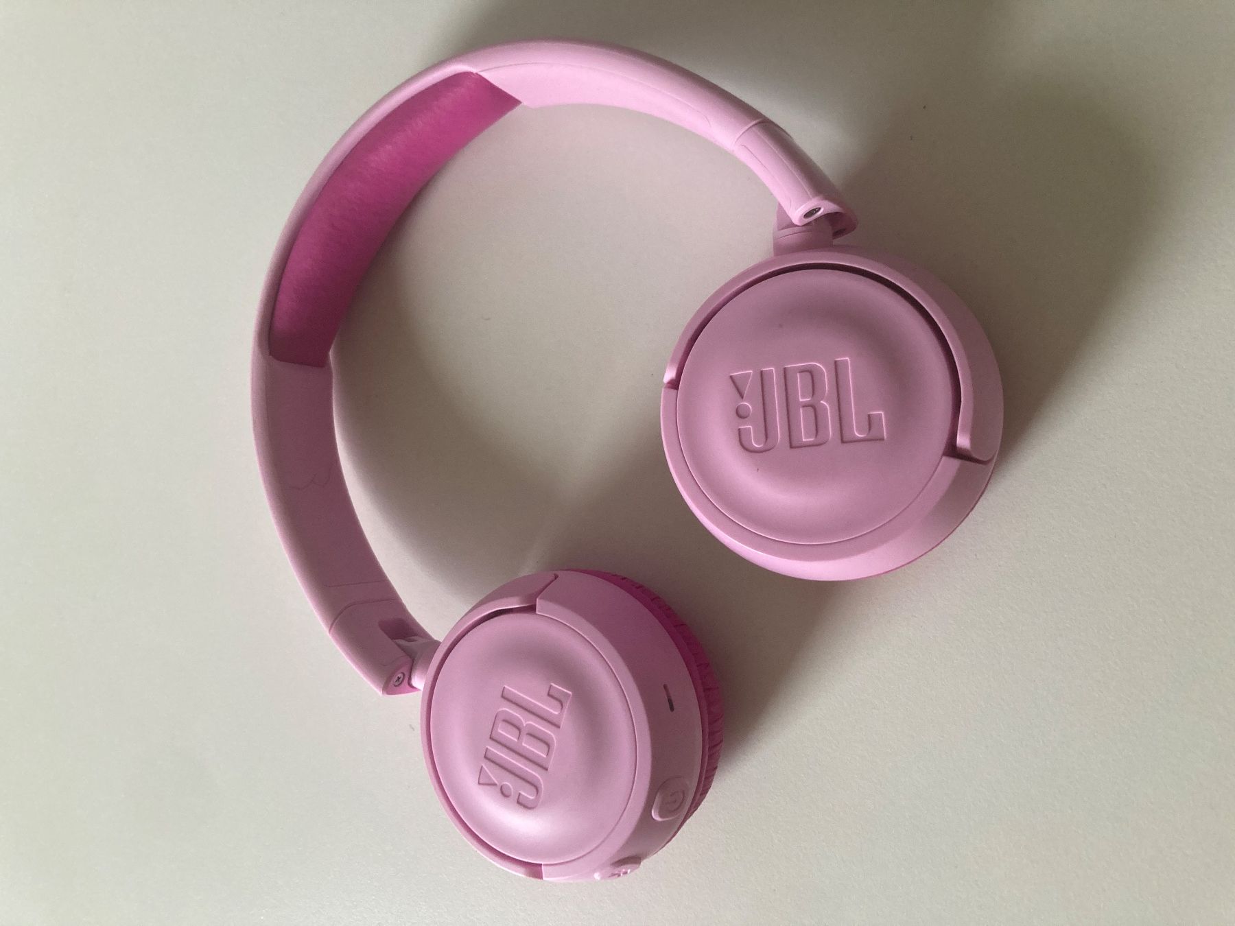 JBL Cuffie: JBL Bluetooth-Kinderkopfhörer Pink JR300BT – Usato da Mägenwil venduto da Mitral32