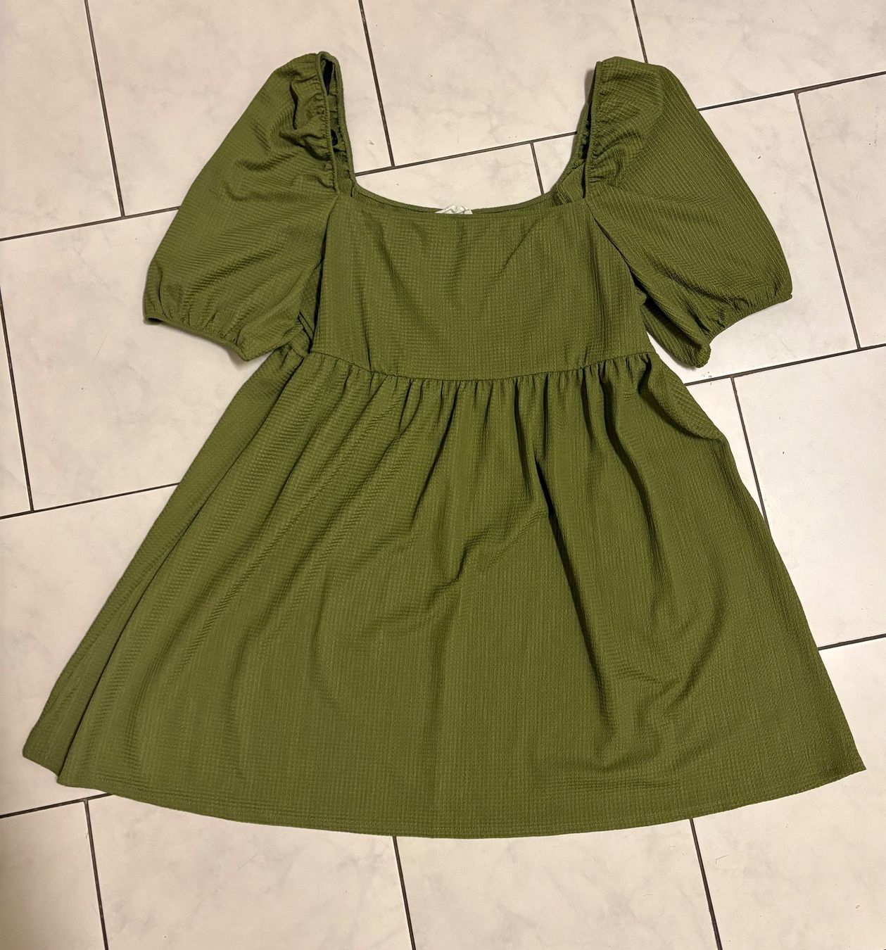Vestiti: Kleid oliv – Nuovo (secondo la descrizione) da Basel venduto da tif_m2h6 3