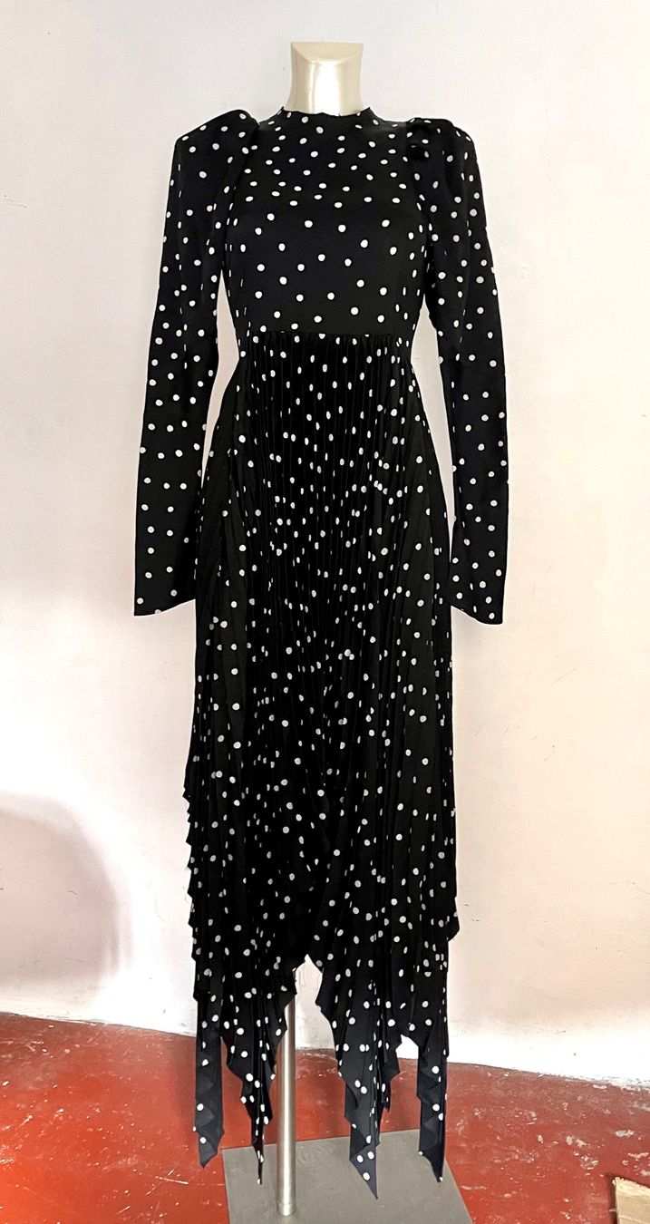 Vestiti: Khaite dress 2100$ – Usato da Barna venduto da orbuyorcry 2