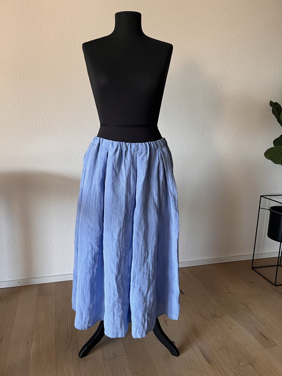 H&M Gonne: Faltenrock hellblau Gr.M – Usato da Rüthi (Rheintal) venduto da Yulia_T