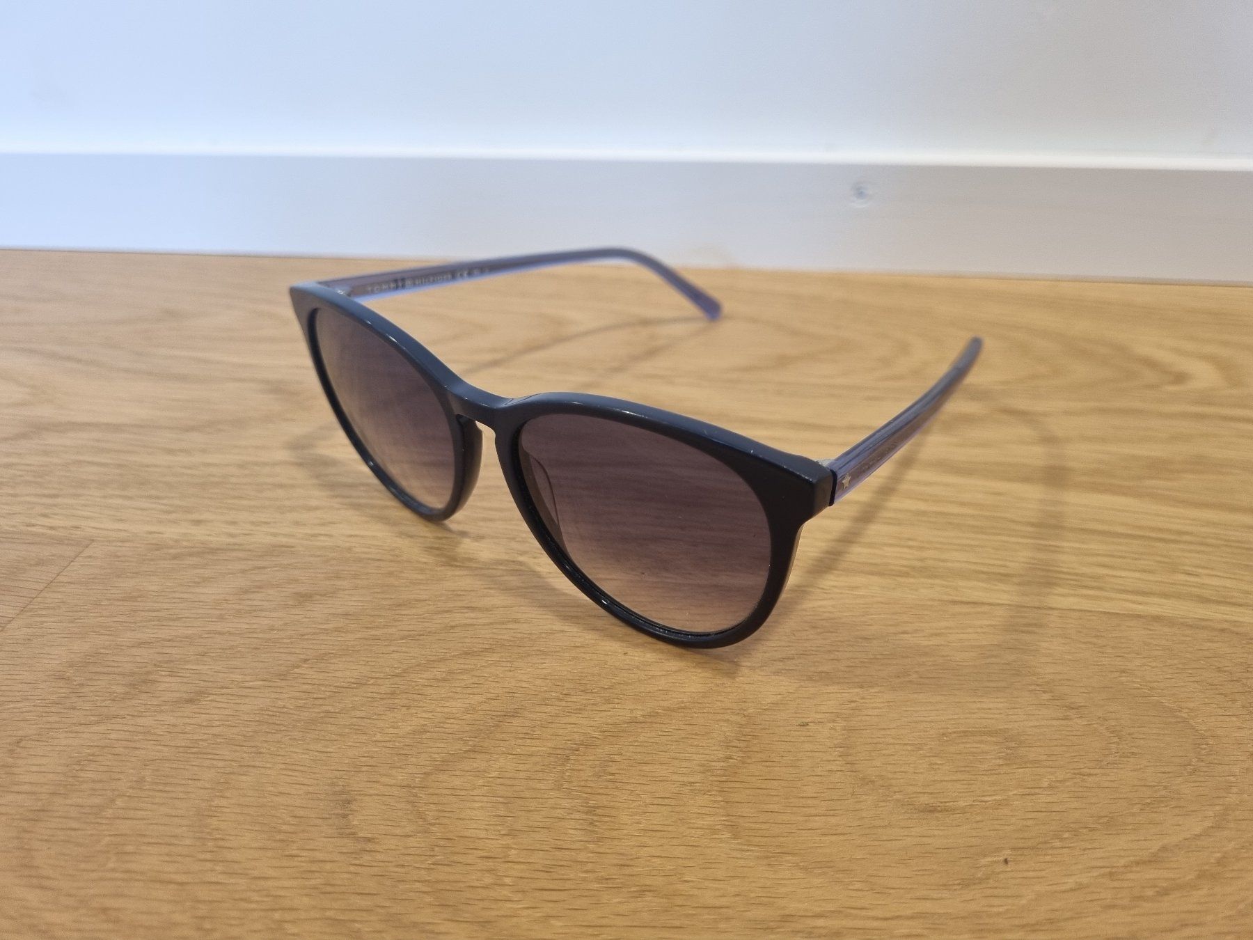 Tommy Hilfiger Occhiali & Lenti: Tommy Hilfiger Sonnenbrille – Usato da Wetzikon ZH venduto da Personalkarte