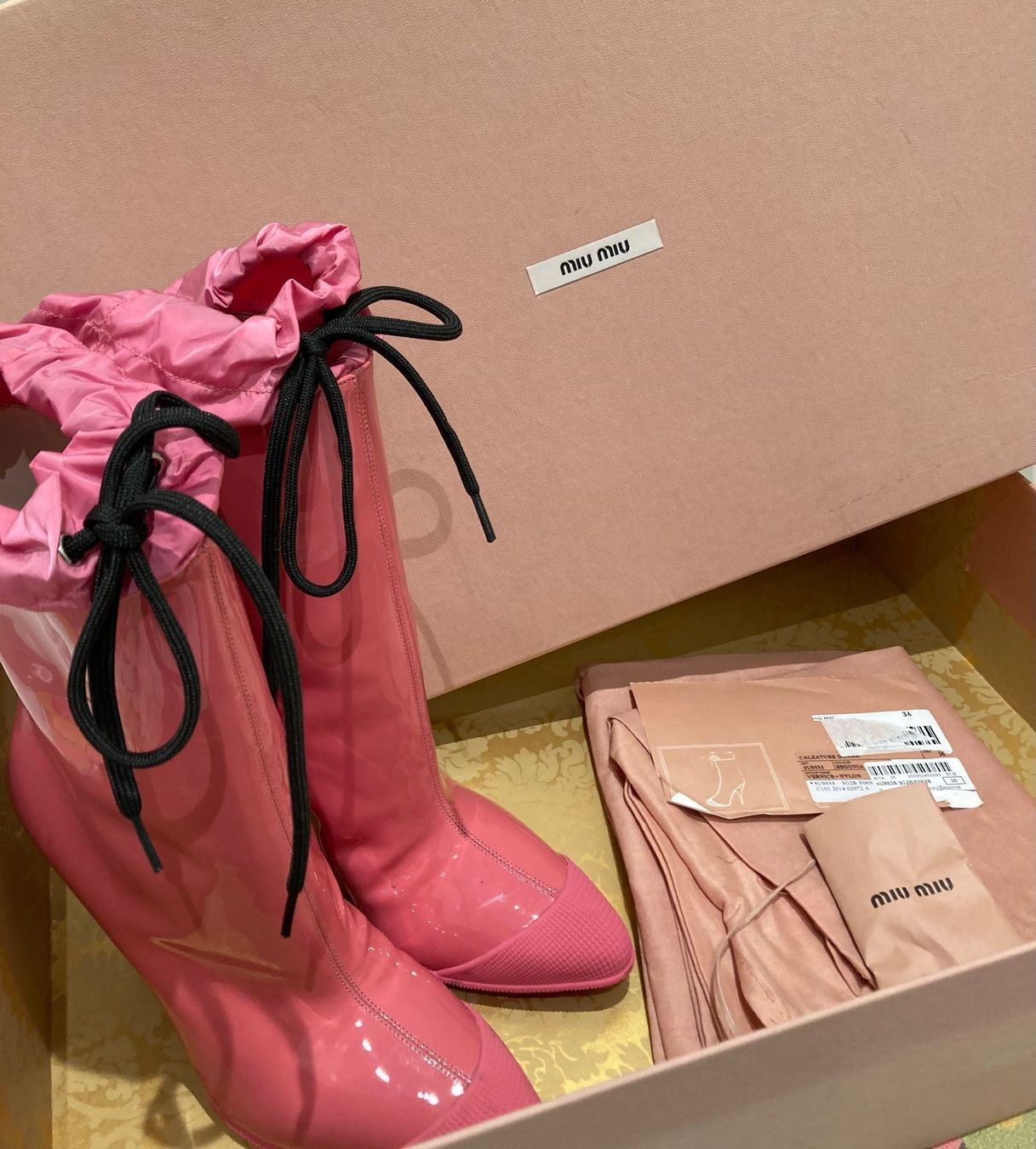 Miu Miu Scarpe da donna: Miu Miu stivali n.35/36 – Usato da Paradiso venduto da Kayakara 1