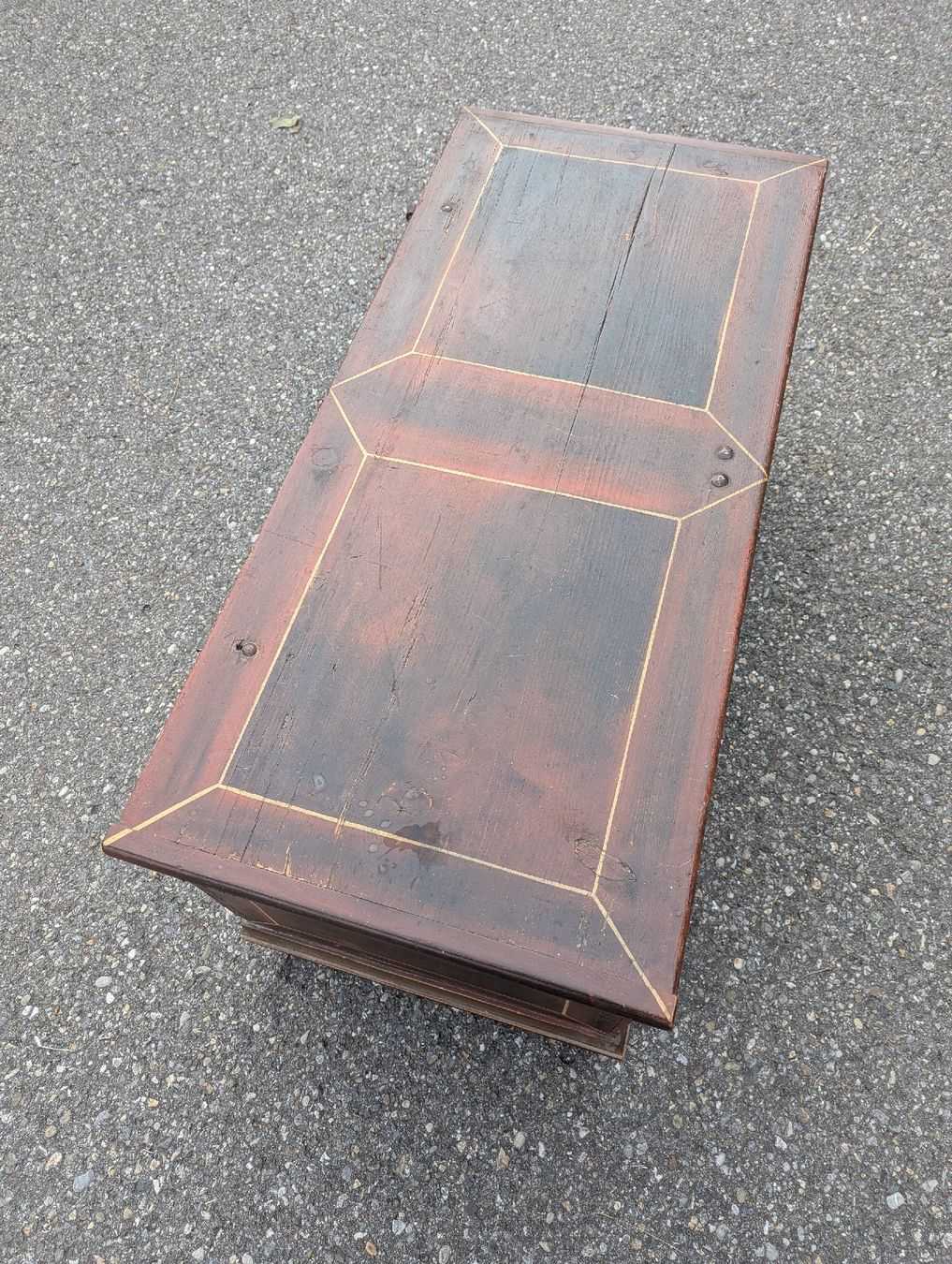 Truhen: Bemalte Holztruhe – Gebraucht aus Lüsslingen von Famshop 6