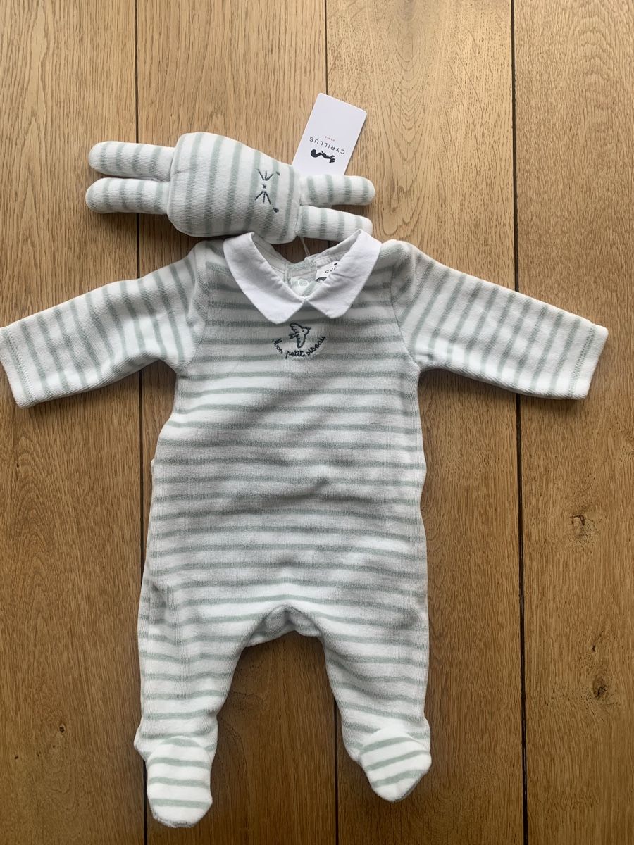 Cyrillus Pyjamas & Ähnliches: Pyjama Cyrillus NEUF taille 1 mois avec doudou – Neu und originalverpackt aus Lausanne 26 von conquist