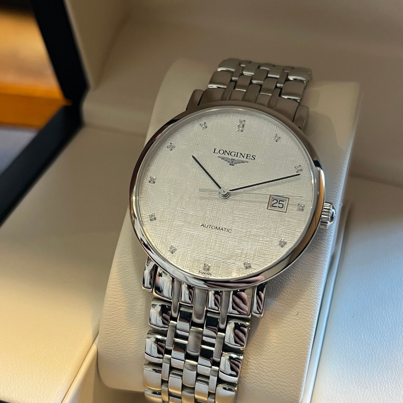 Longines Orologi: Longines Elegant Automatic 2026 Full Set L4.810.4.77.6 – Usato da Carouge GE venduto da Watchaser 2