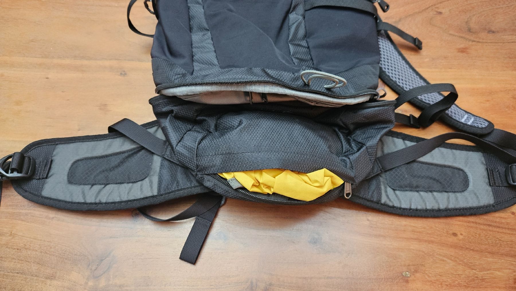 Jack Wolfskin Zaini: Jack Wolfskin Rucksack 22l mit Regenhülle – Nuovo (secondo la descrizione) da Schaffhausen venduto da apa_7xt7 1