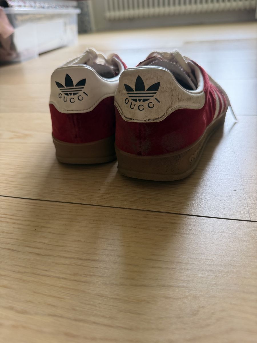 Gucci Chaussures femmes: Gucci Addidas Schuhe – D'occasion à Zürich par cha_y9x8 2