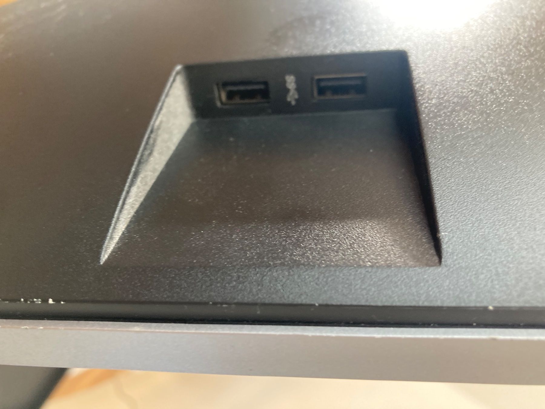 Hewlett Packard Monitor: HP Bildschirm 27 Zoll – Usato da Zürich venduto da brueggej 3
