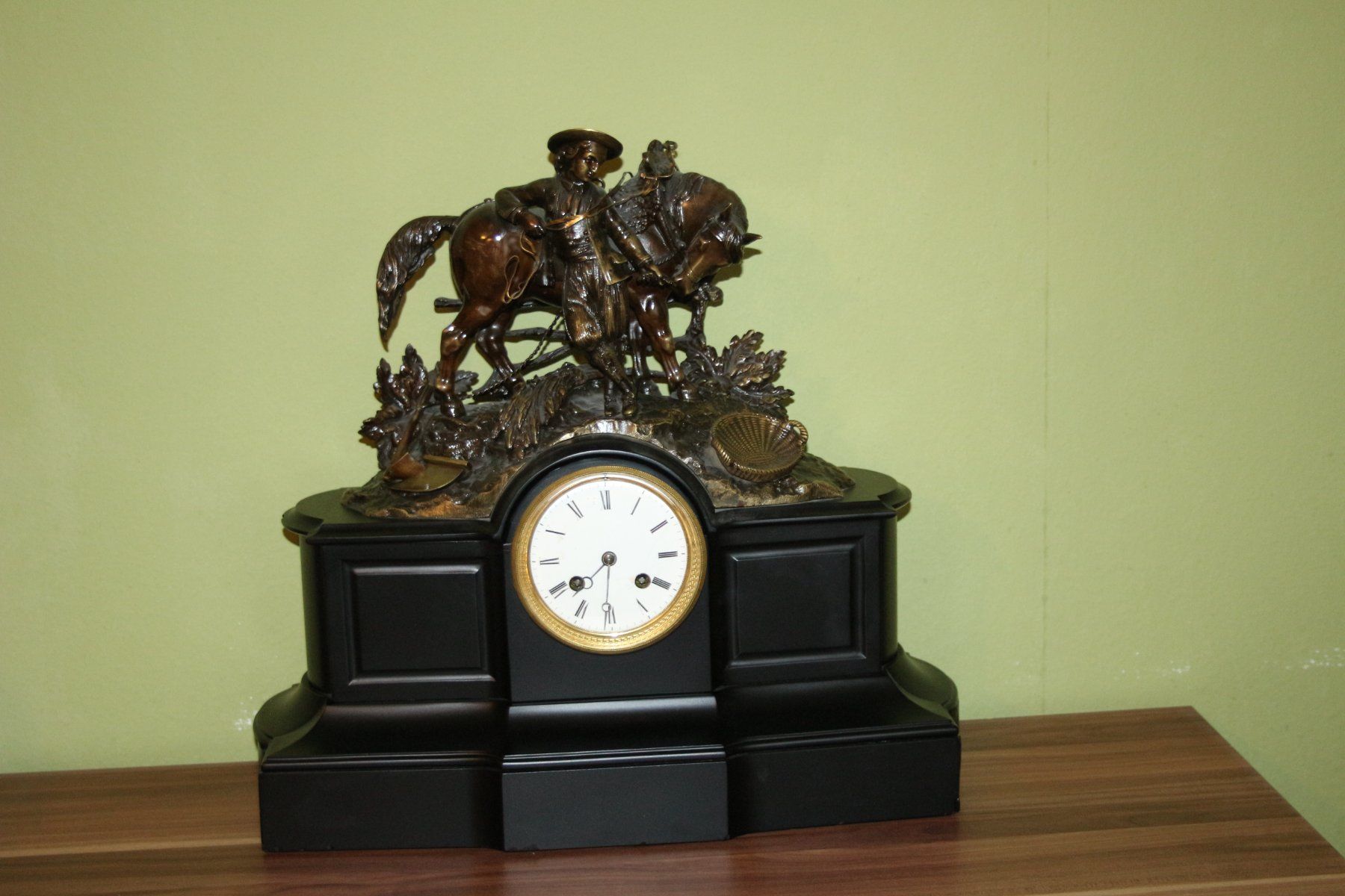Orologi da terra & Orologi da parete: Kommodenuhr mit Bronzefigur – Usato da Benglen venduto da polli77