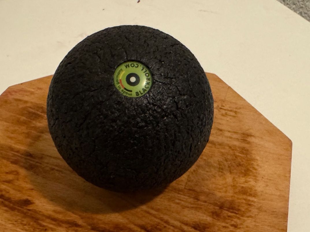 Blackroll Dispositivi per massaggi: Blackroll | Kugel ca. 6 - 7cm Durchmesser – Usato da Köniz venduto da meerundwind