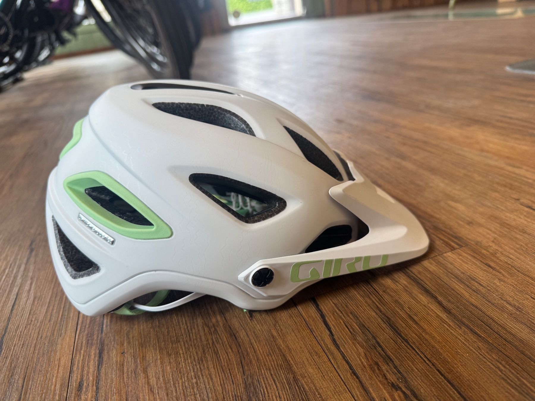Giro Caschi: Giro Montaro II Mips Helm NEU Gr.S – Nuovo e nell'imballaggio originale da Hochdorf venduto da TreeLeeHochdorf 1