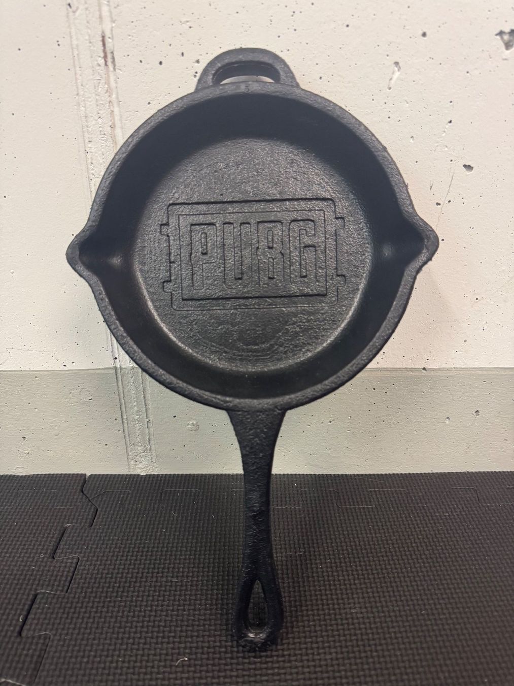 Tutte le decorazioni: PUBG PAN Merch – Usato da Zufikon venduto da Tema11
