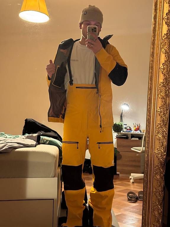 Vestes: The North Face GORE-TEX Ski Jacket & Bib Pants Set – D'occasion à Genève par bau_jy7x 1