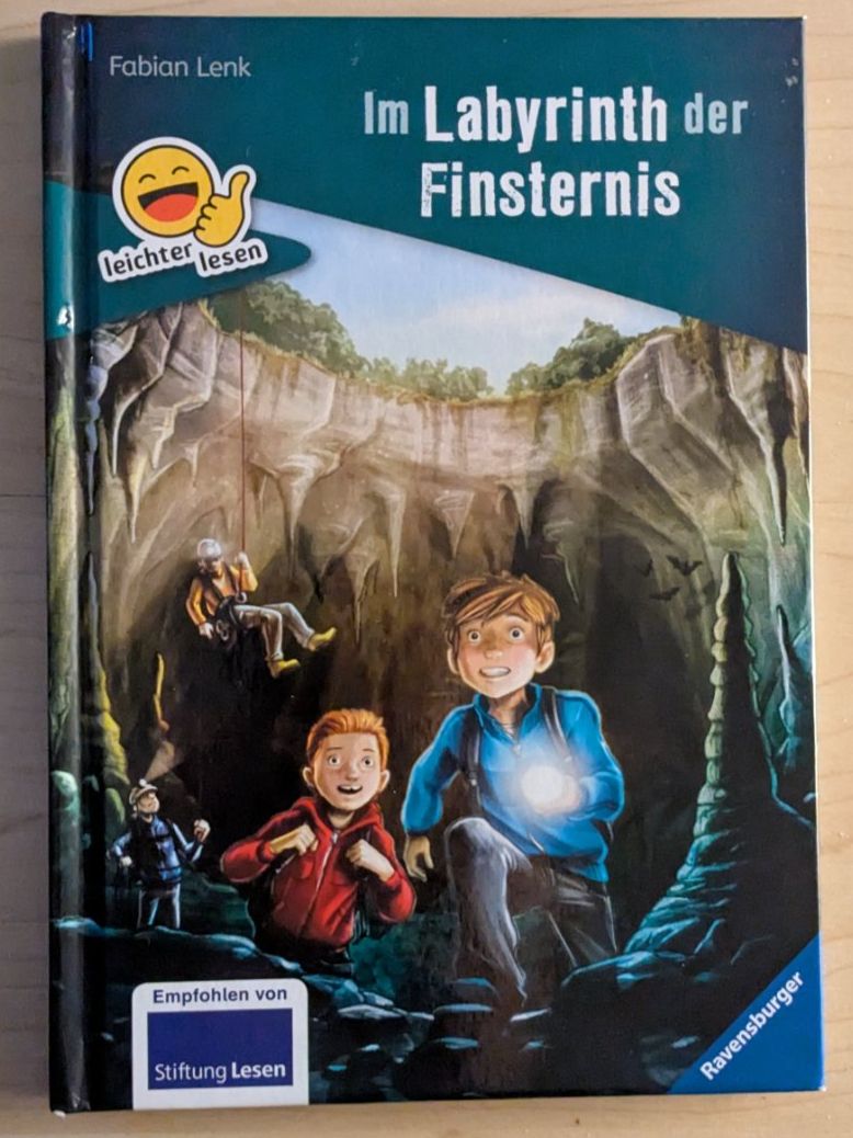 Libri: leichter lesen : Im Labyrinth der Finsternis – Usato da Zürich venduto da Wide_air