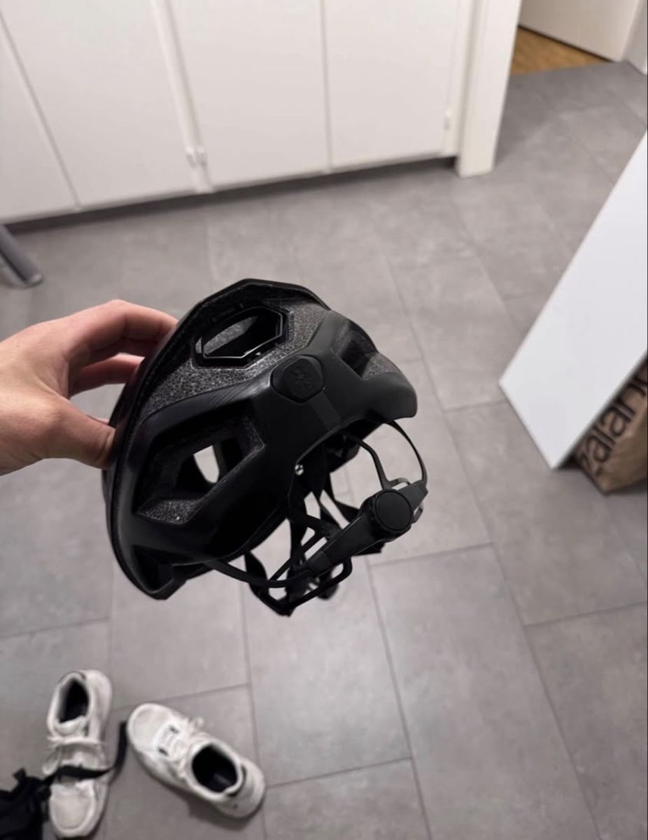 Van Rysel Casques: Casque vélo Van Rysel noir L – Neuf (Voir description) à Biel/Bienne par Lor_jxl2 2