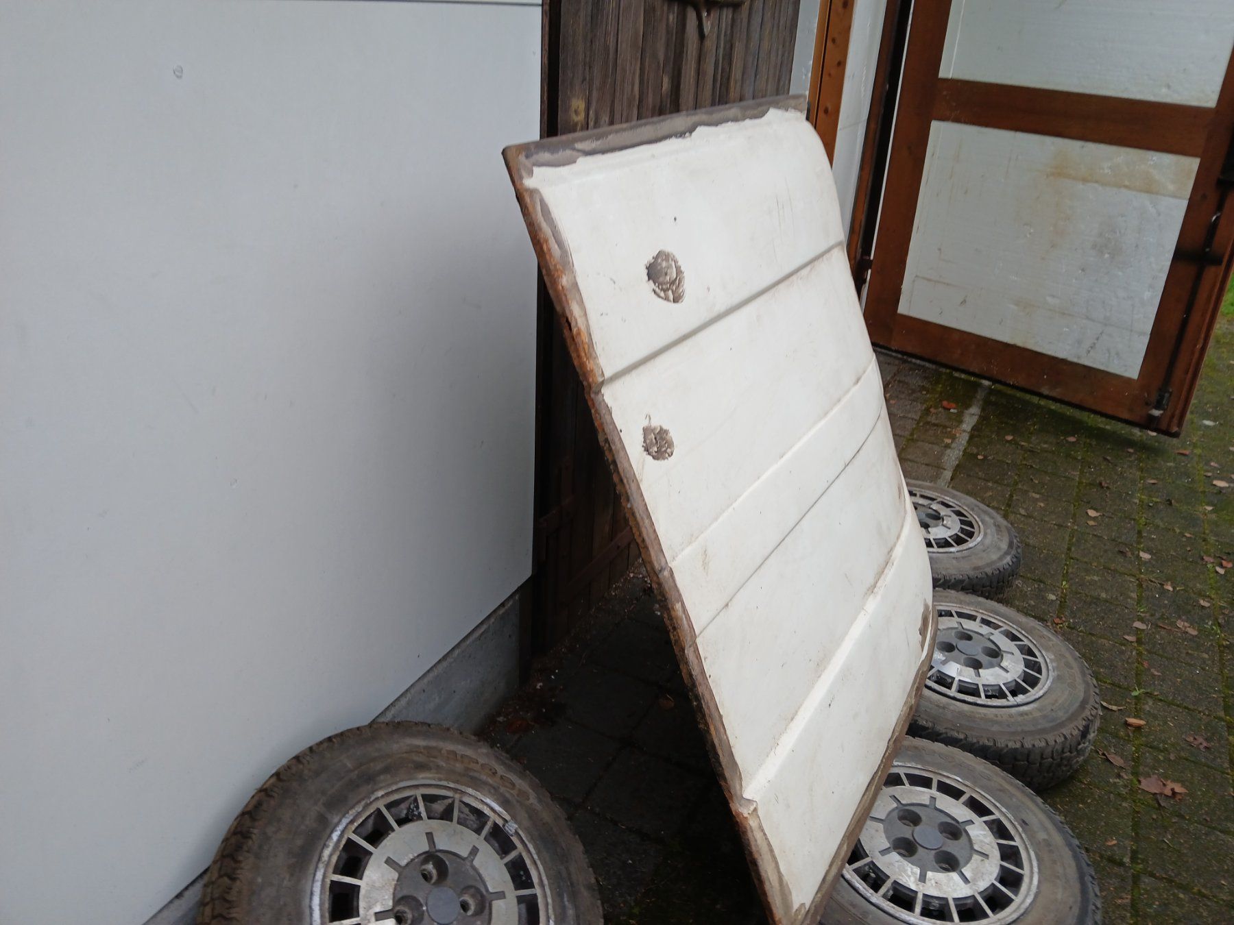 Renault Tutti pezzi di ricambio auto: Motorhaube Renault 4 Oldtimer – Usato da Balsthal venduto da redcarpet 3