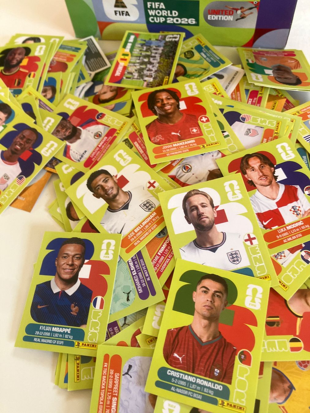 Panini Sammelbilder & Trading cards: Image panini 2026 950 pieces – Gebraucht aus Le Sentier von rol_5zpw 1