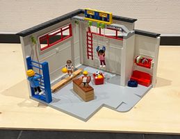Playmobil Turnhalle mit Zubehoer guter Zustand