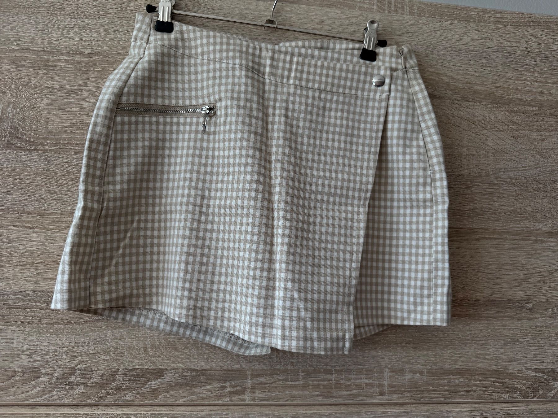 Tally Weijl Röcke: Jupe short beige à carreaux – Gebraucht aus Montreux von Izapechee