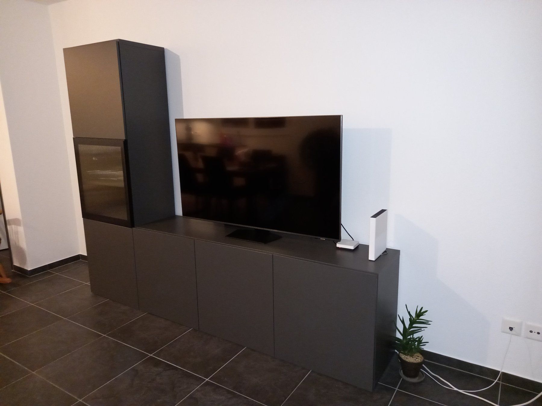 Ikea Mobili TV: Wohnwand mit Lowboard – Usato da Kölliken venduto da luk_92z9 1