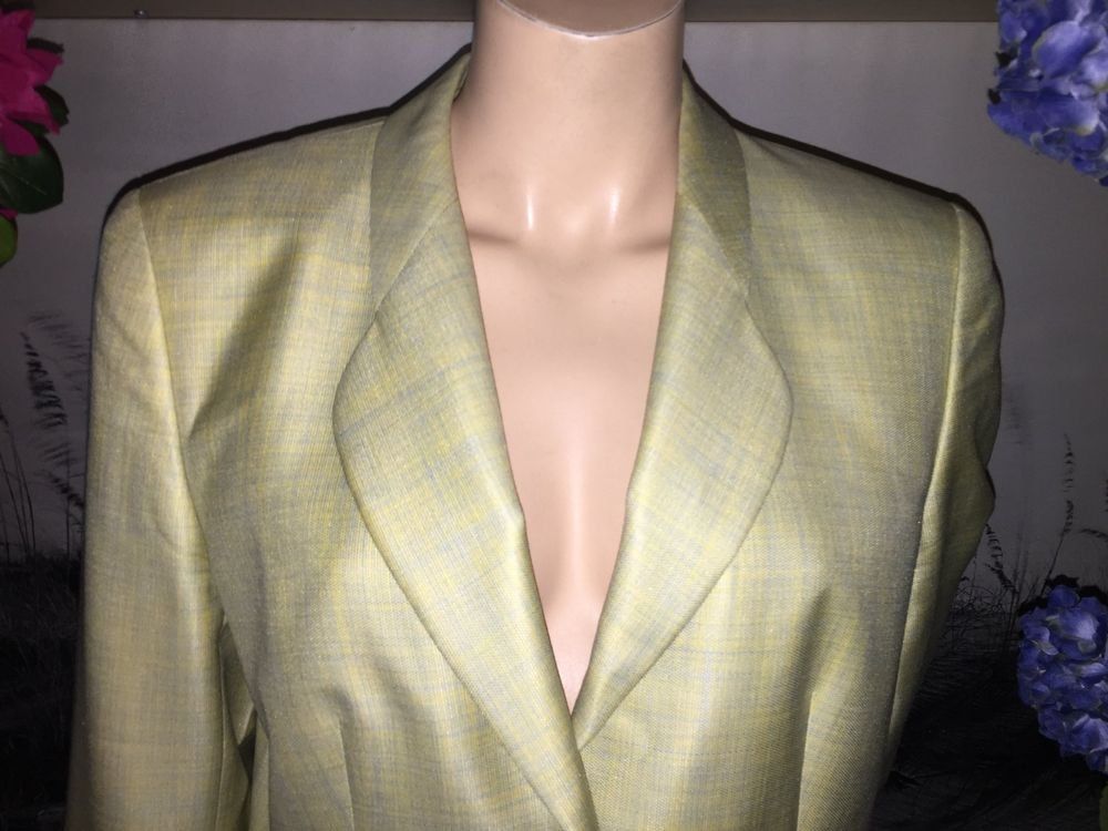 Escada Giacche: Veste / Jacke ESCADA    Taille / Grosse 40 ..... – Usato da Cossonay-ville venduto da Super-Price-Quality 1