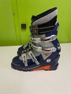 Scarpe da donna: Chaussures de ski GARMONT – Usato da Vuarmarens venduto da Leonchuv