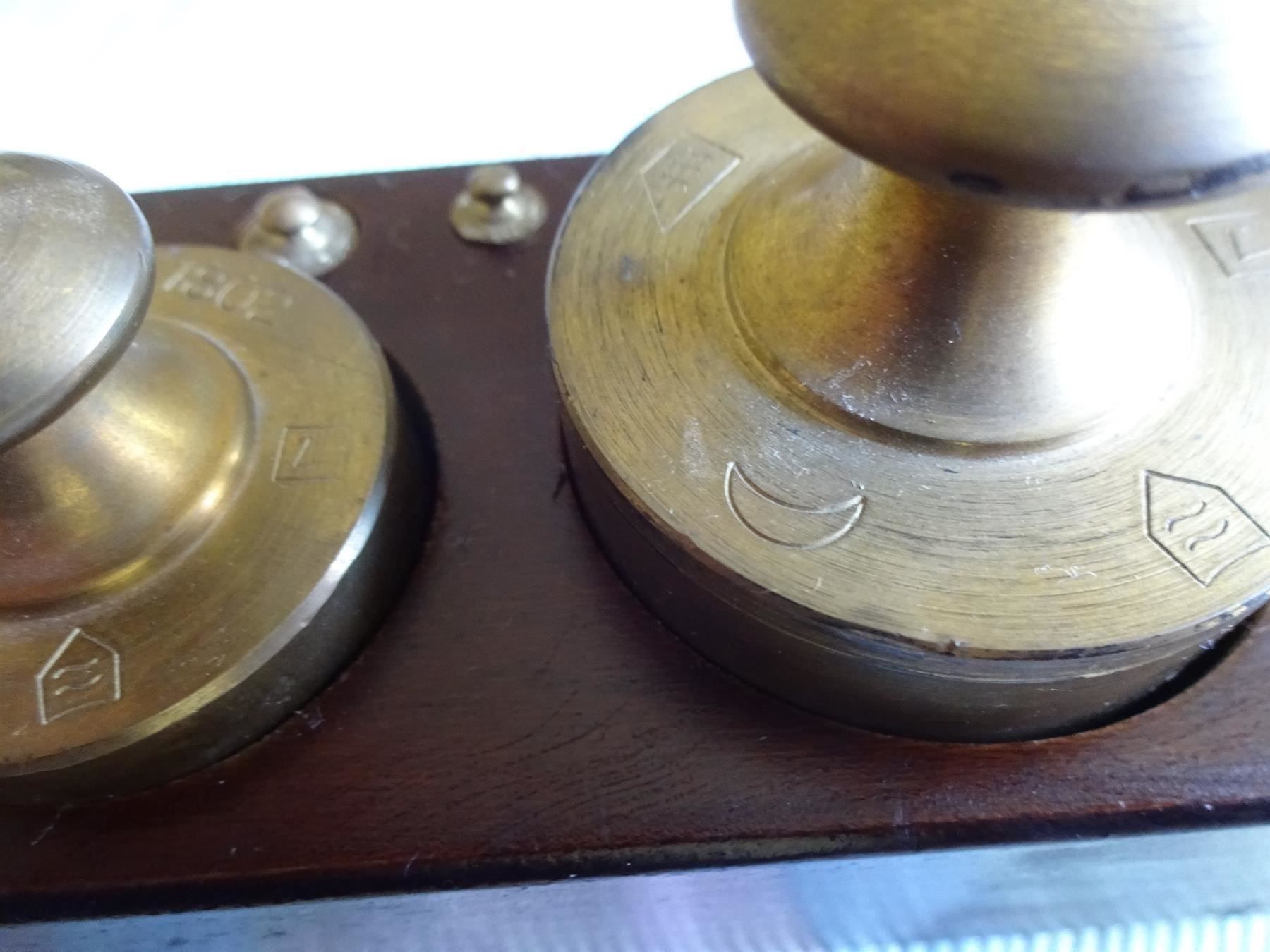 Balances et poids: Antikes Gewicht-Set mit Markierungen – D'occasion à Cham par mktreasure 2
