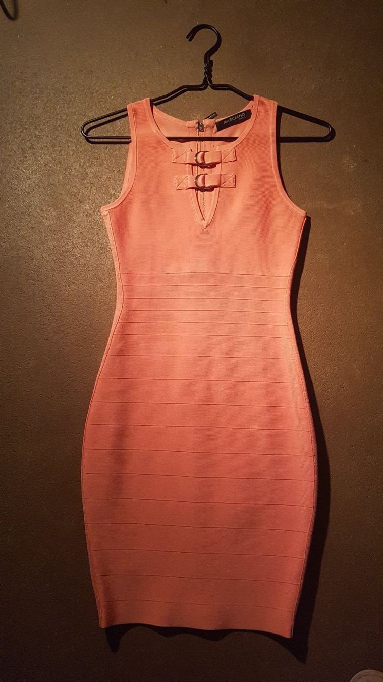 Guess Vestiti: GUESS MARCIANO Kleid – Usato da Innerberg venduto da Ganapataye