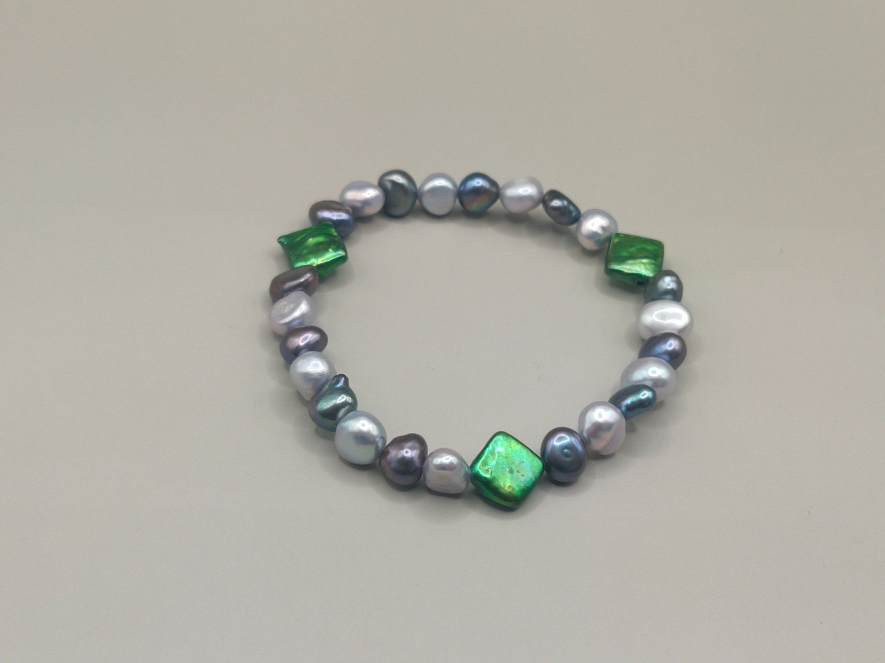 Bracciali & Braccialetti: Armband aus echten Süsswasser Perlen – Nuovo e nell'imballaggio originale da Luzern venduto da jul_bn7b 4