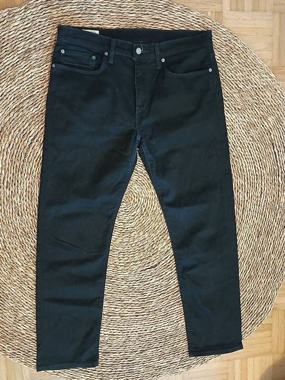 Levi's Jeans: Schwarze Jeans von Levi's W34 L32 – Usato da Zürich venduto da Melianea