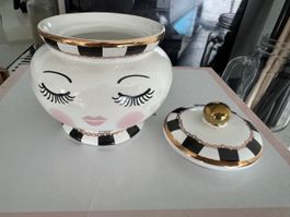 Verspielte Keramikdose mit Gesicht - Ein echter Hingucker!