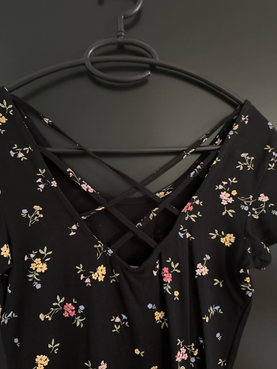 C&A Vestiti: Kleid Blumenmuster schwarz  – Usato da St. Niklausen LU venduto da car_2562 1