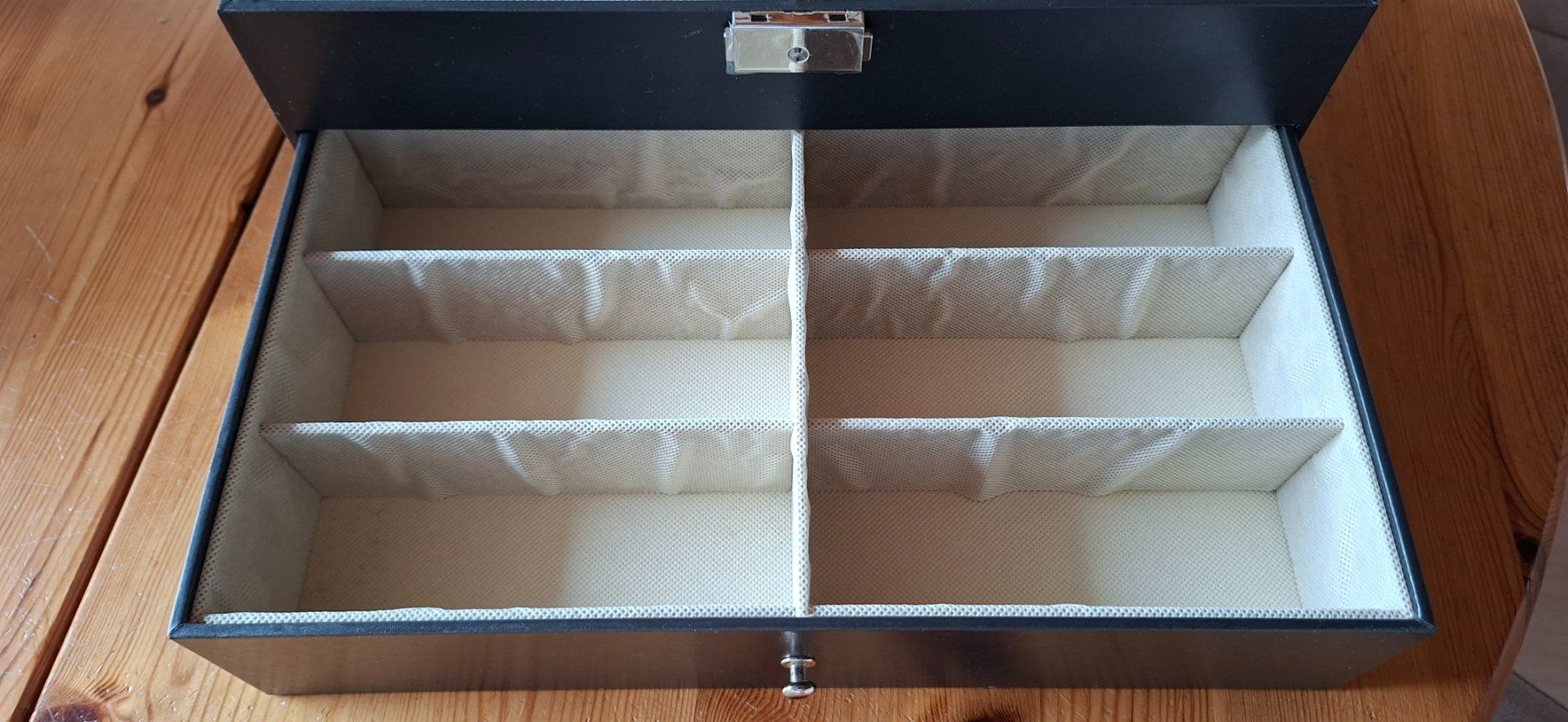 Autres décorations & accessoires: Brillen Aufbewahrungskoffer – Neuf (Voir description) à Männedorf par Mis_nl7l 2