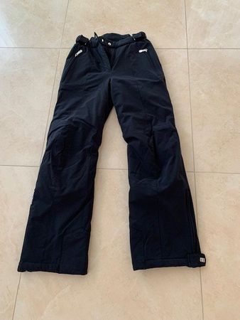 Lässige Damenskihose Descente Gr. 36, neuwertig