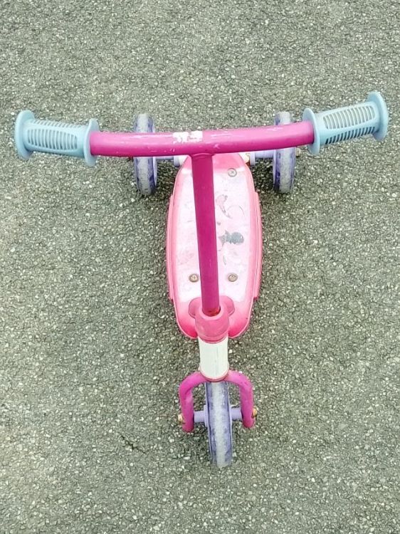 Veicoli per bambini: Kinderscooter rosa – Usato da Oberrohrdorf venduto da Mik_6hxw 1
