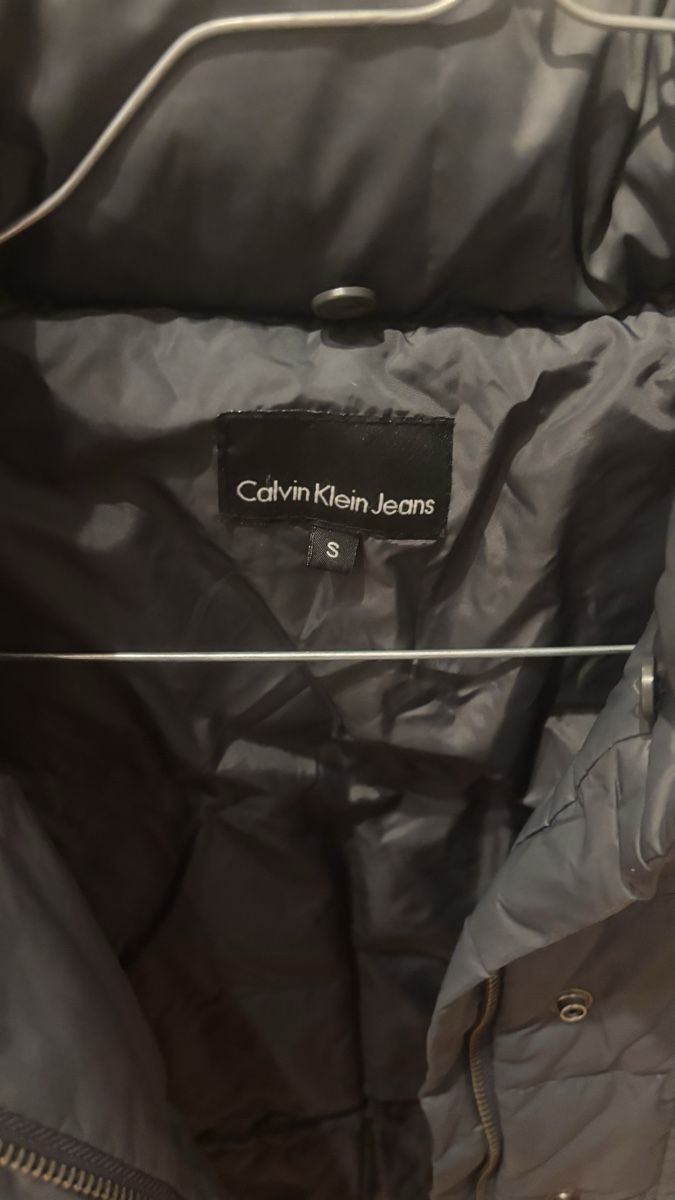 Calvin Klein Giacche: Calvin Klein Jeans Winterjacke Grau, Gr. S – Usato da Wetzikon ZH venduto da pinkilady44 1