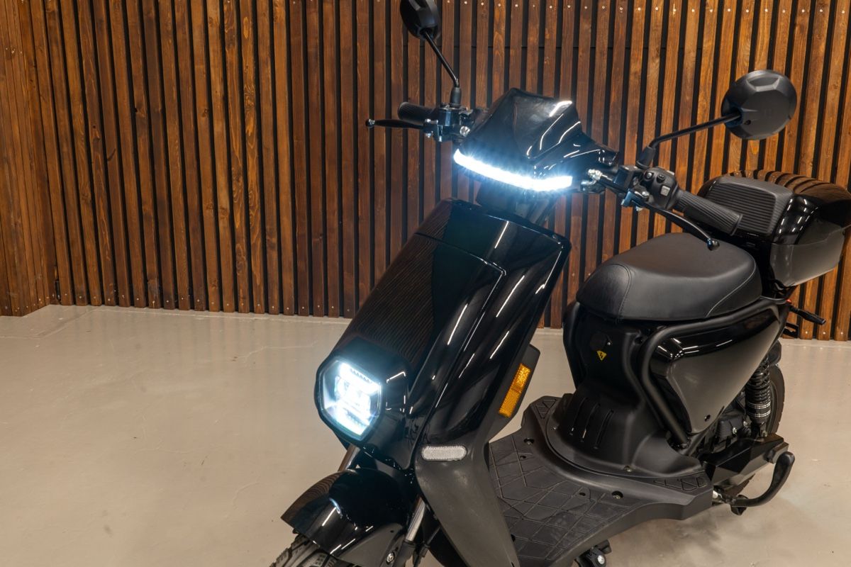 Scooters: Forza Next Escooter ohne Prüfung – Gebraucht aus Merenschwand von DeluxuryMotorsGmbH 3
