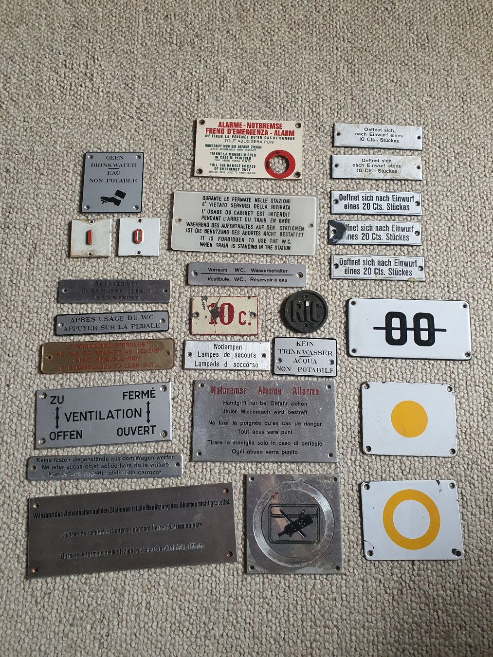 Lot de plaques chemin de fer (Gebraucht) in Lavey-Village für CHF 45 ...