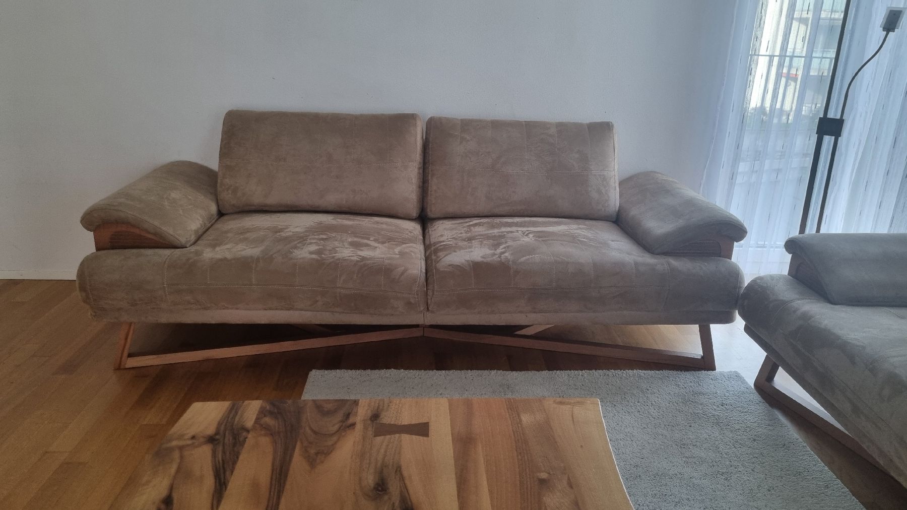 Divani: 2x 3er Sofas - hellbraun, guter Zustand – Usato da Glattbrugg venduto da comab