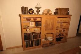 schönes Gestell/Schrank/Regal