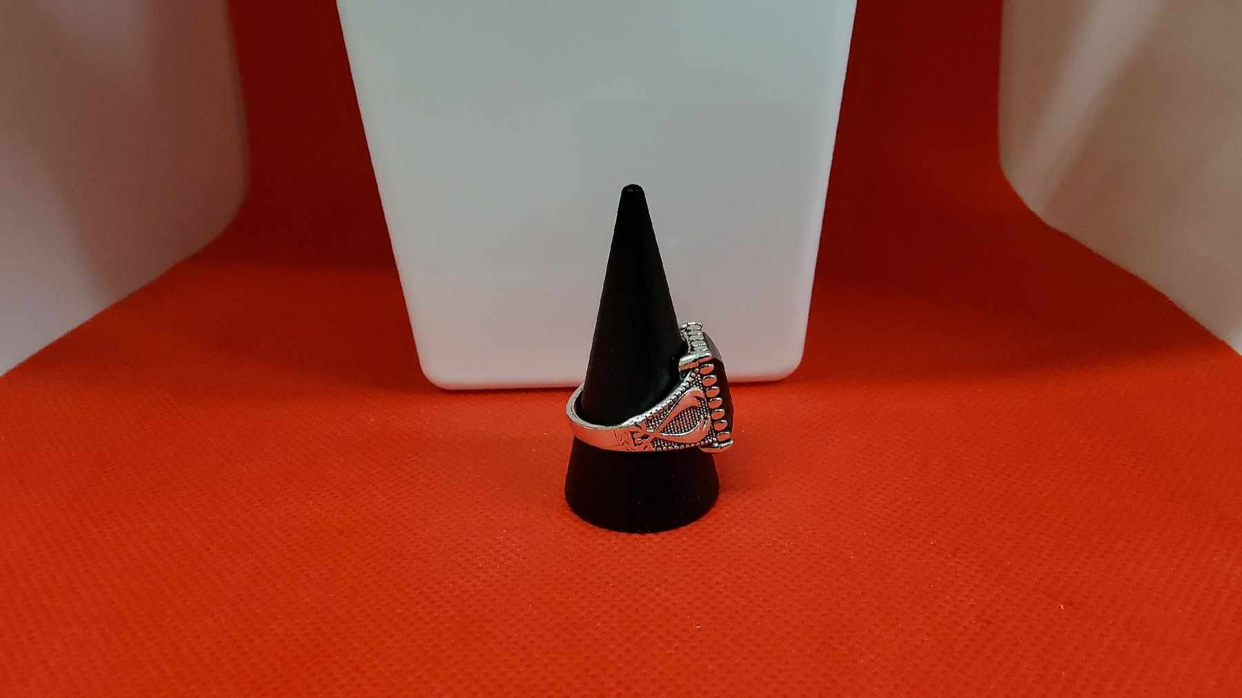 Bagues: Schöner ring Gr. 58 mit grünem Stein – Neuf (Voir description) à Herisau par Nluanalucas 1