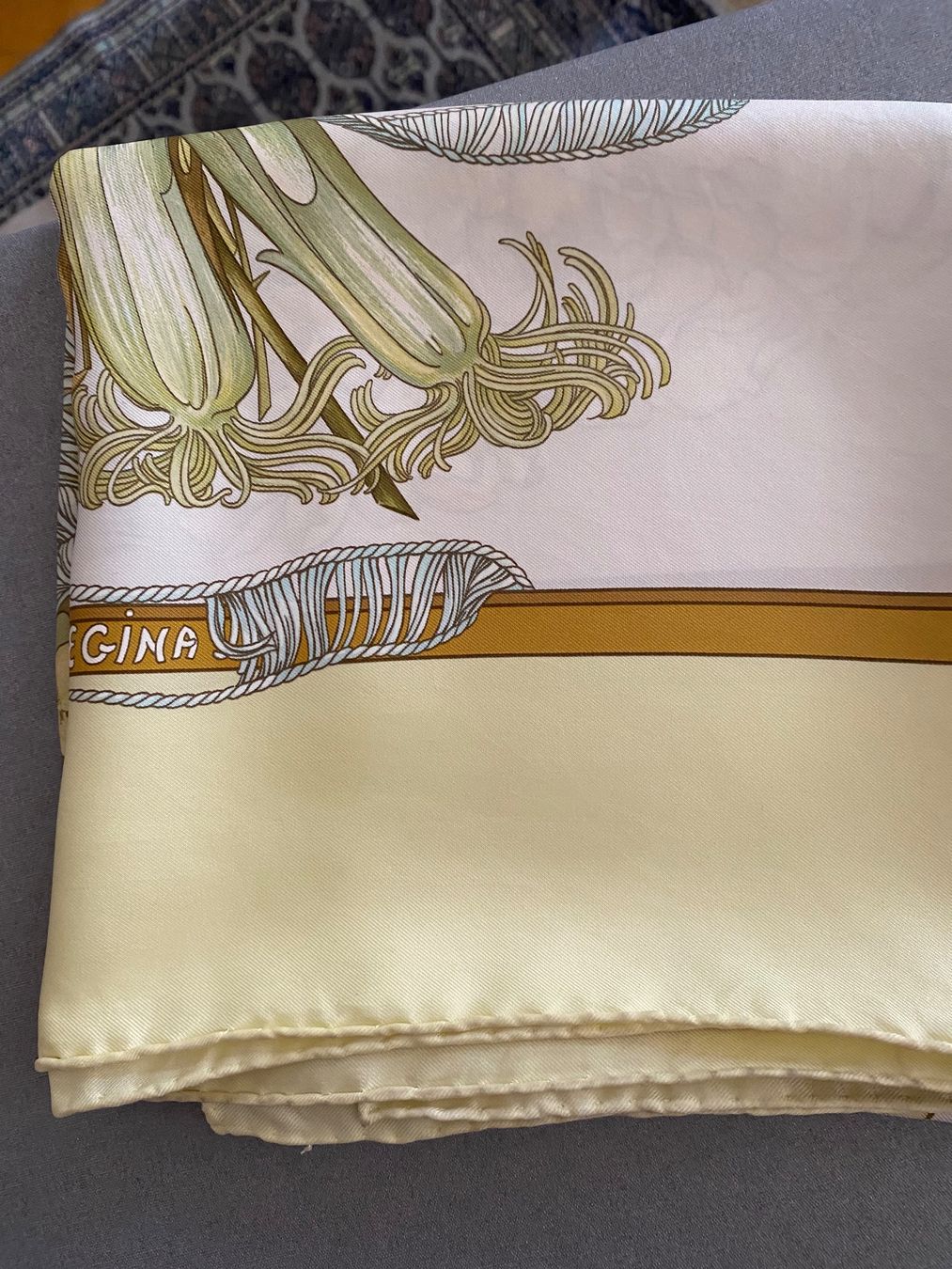 Hermès Foulards & écharpes: HERMES – D'occasion à Fribourg par Evita9Vintage 1