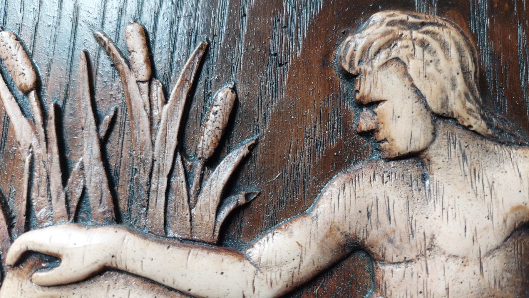 Foto & Immagini: Holzrelief Mann am Wasser – Usato da Bollingen venduto da Jan07 2