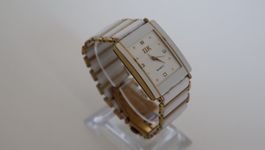 IIK Damen Uhr läuft mit Garantie