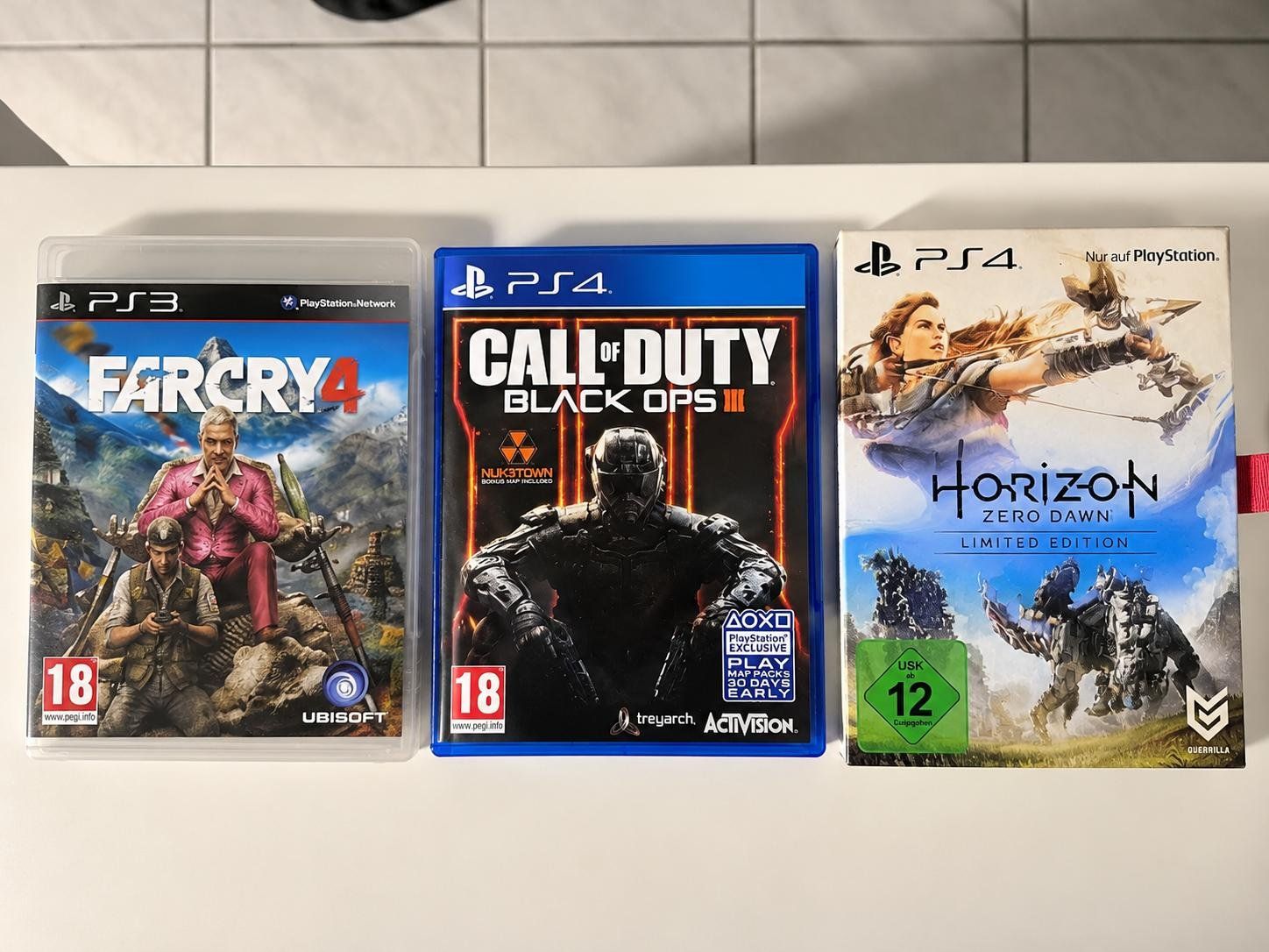 Sony Console: PlayStation 4 Konsole mit Controller Spiele gebraucht – Usato da Hombrechtikon venduto da sil_8x2l 1