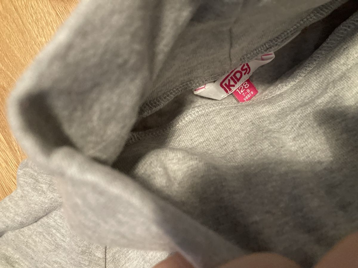 Pullover & Sweatshirts: Mädchen Pullover Gr. 128 – Gebraucht aus Emmenbrücke von JJ_89 3