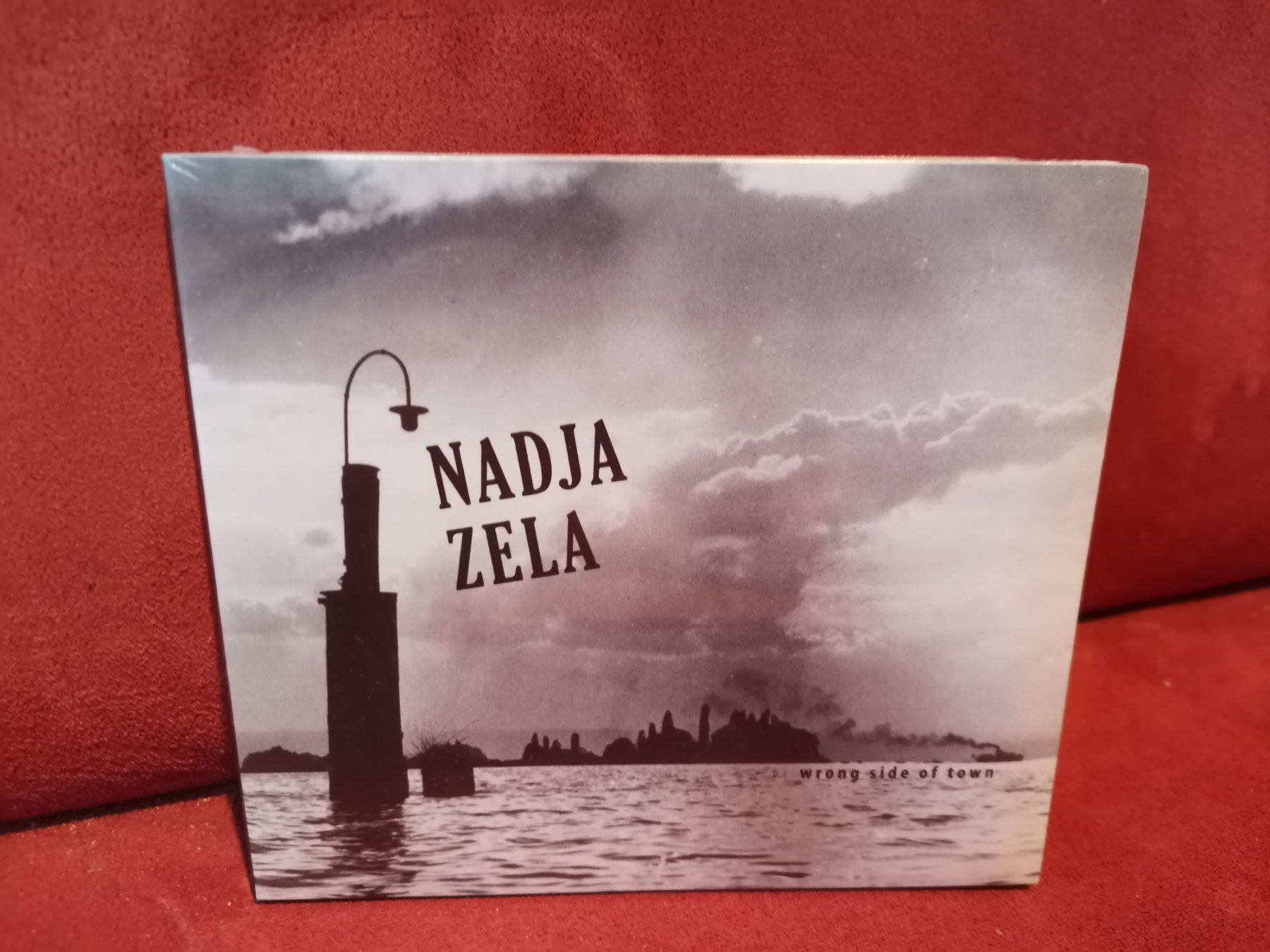 CD: Nadja Zela CD Wrong Side Of Town – Nuovo e nell'imballaggio originale da Zofingen venduto da noise123