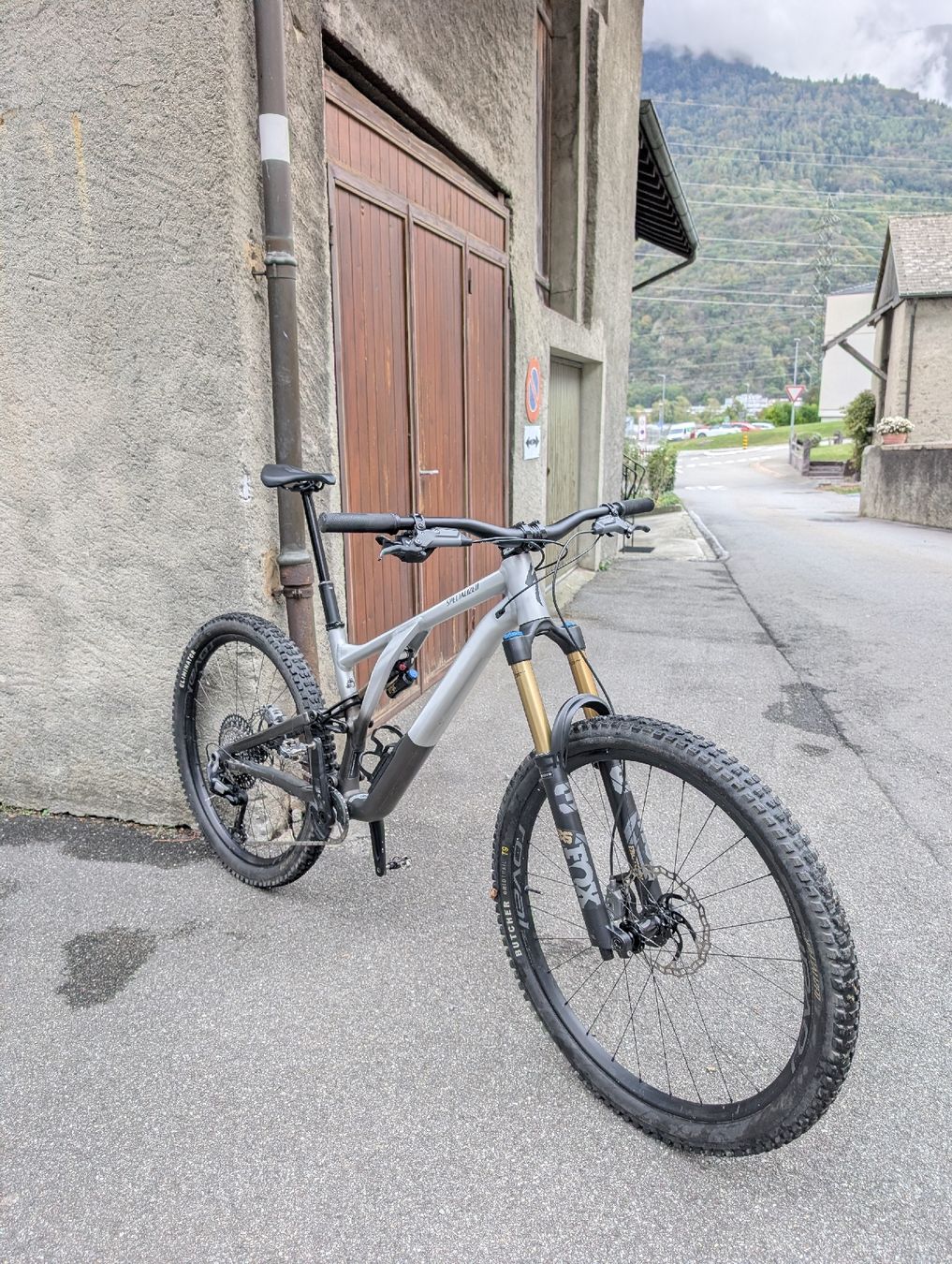 Specialized Velos: Specialized Stumpjumper alloy  – Gebraucht aus Collonges von SelligZeittom 1
