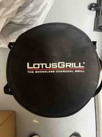 Lotus Grill tragbarer Holzkohlegrill mit Tragetasche