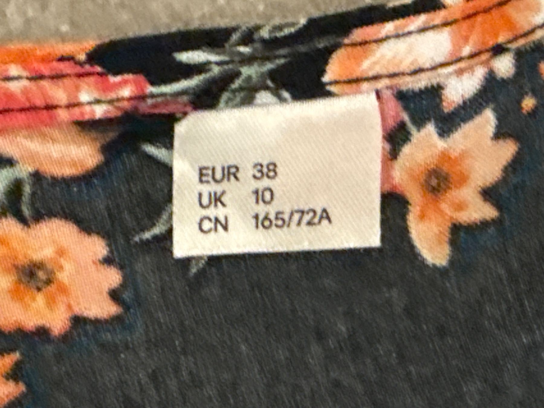 Tute: Jumpsuit Shorts, 38 – Usato da Amriswil venduto da used2use 1